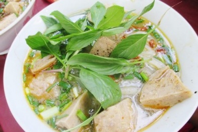 Đậm đà hủ tiếu bò viên xứ Huế